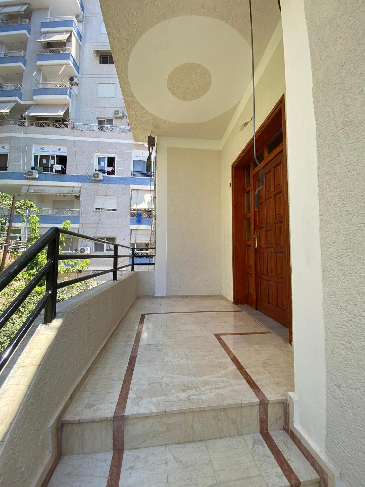 Henfjor Villa & Apartment Sarandë Buitenkant foto